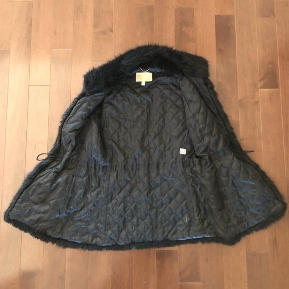 Banana Republic faux-fur vest - size small - Picture 2 of 6